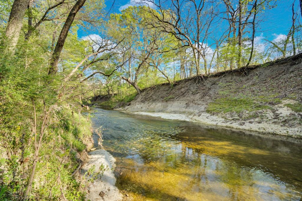 488 Loma Linda Road Palmer, TX 75152 - Photo 2 of 39 a view of beach and blue space