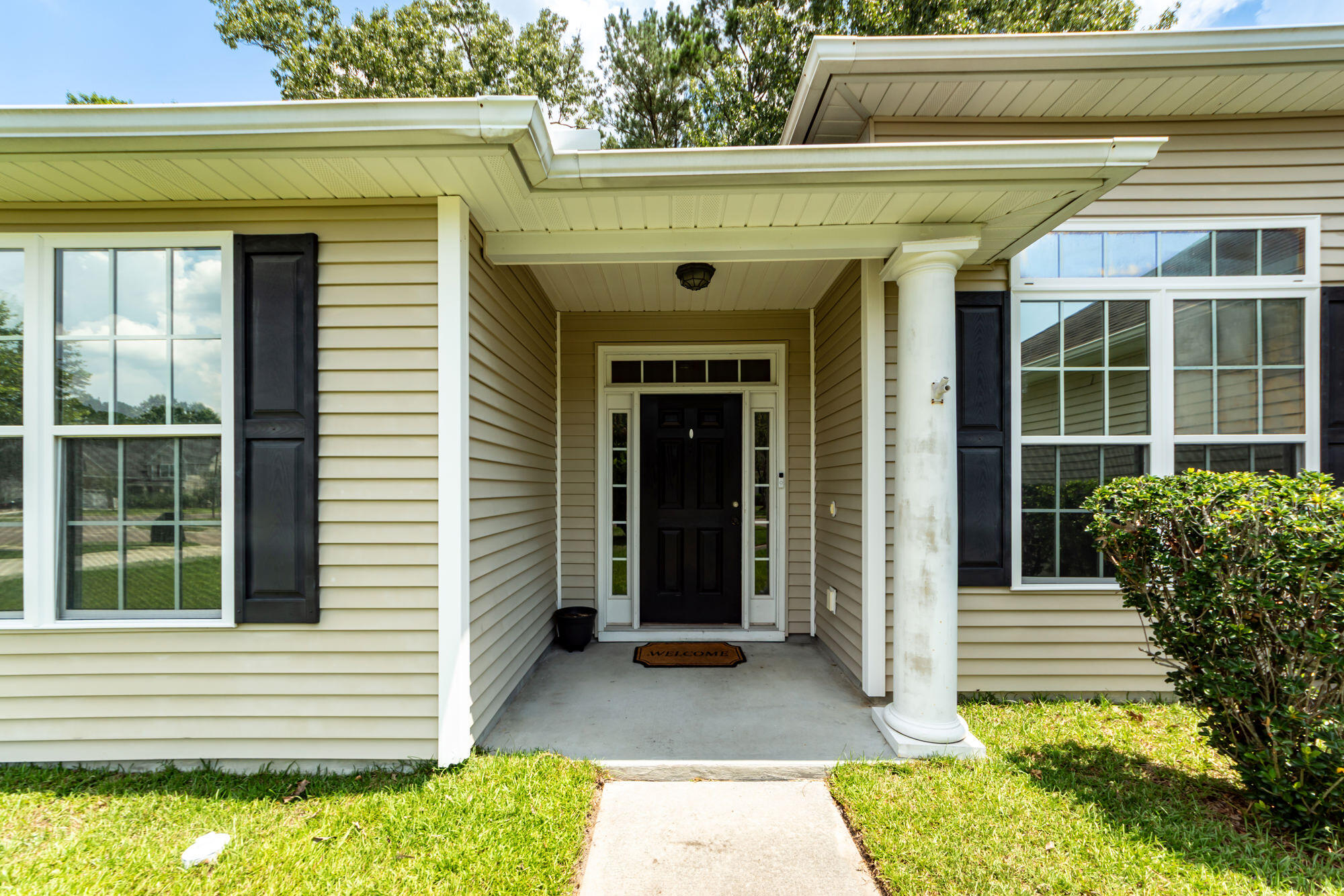 402 Black Horse Road Moncks Corner, SC 29461 - Photo 2 of 38