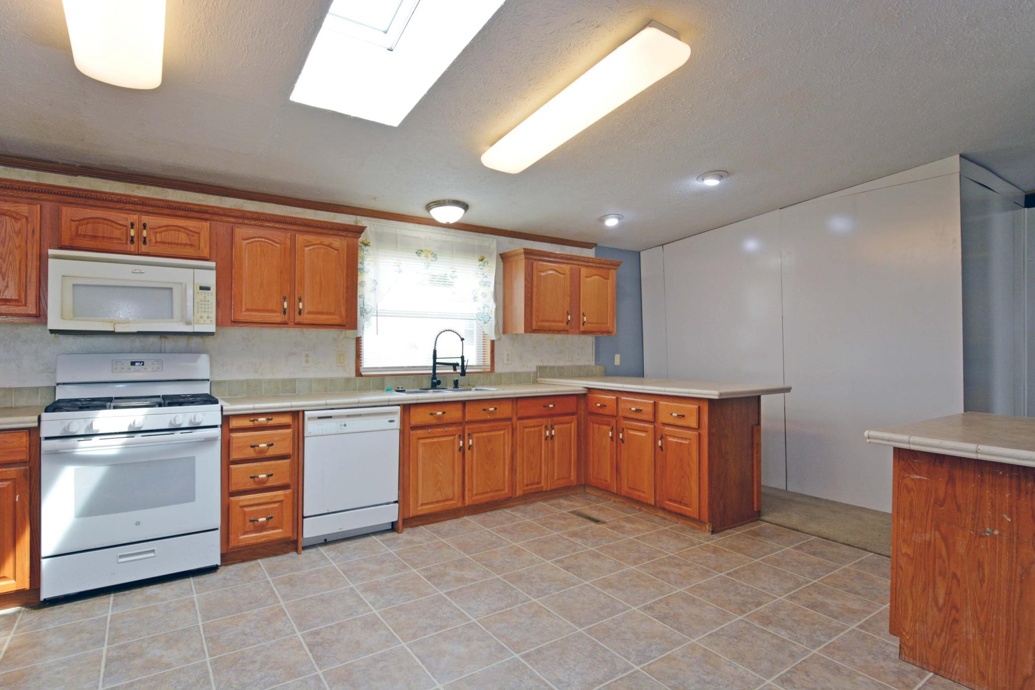 1367 Birchview Drive Maplewood, MN 55119 - Photo 5 of 21