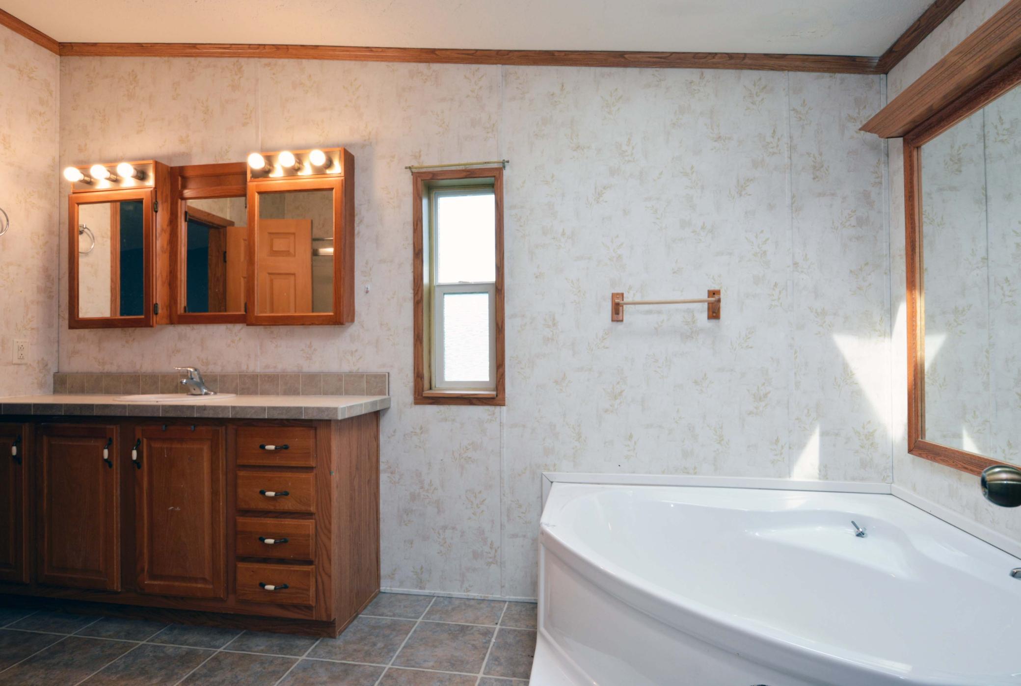 1367 Birchview Drive Maplewood, MN 55119 - Photo 10 of 21