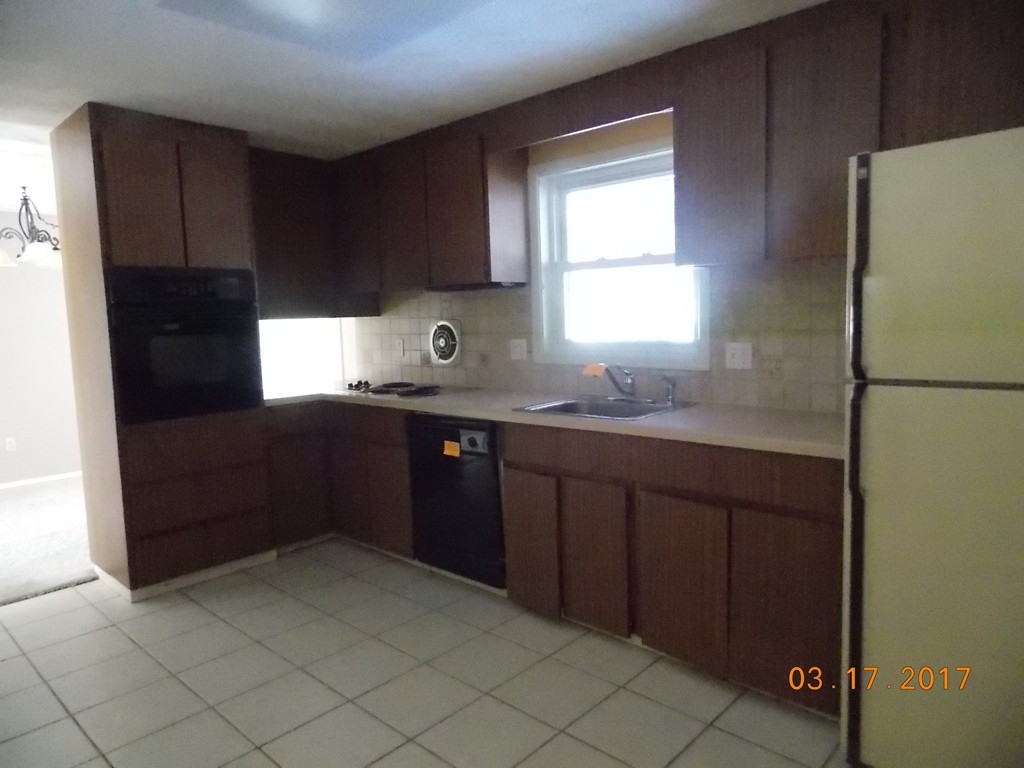 70 Gregory Road Framingham, MA 01701 - Photo 2 of 9