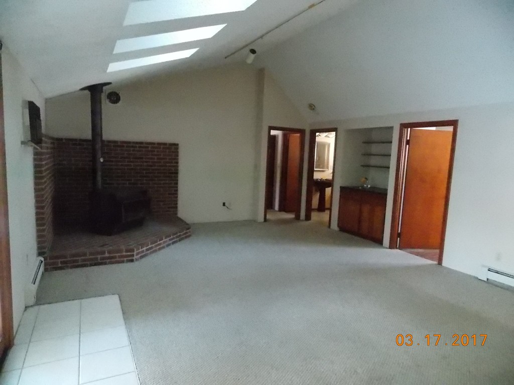 70 Gregory Road Framingham, MA 01701 - Photo 5 of 9