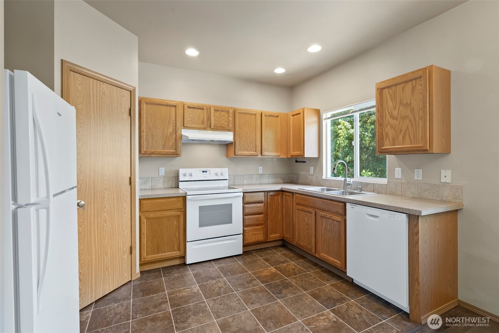 3005 Powder Ridge Street Southeast Olympia, WA 98501 - Photo 9 of 24 Gallery Image 9