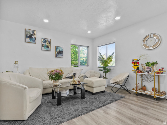 60 South Whitesides Street Layton, UT 84041 - Photo 4 of 33