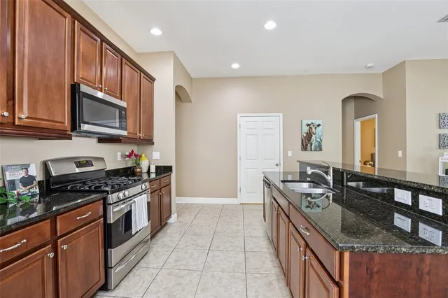 $320,000 | 221 Sunset Crest Court, Apollo Beach, FL 33572