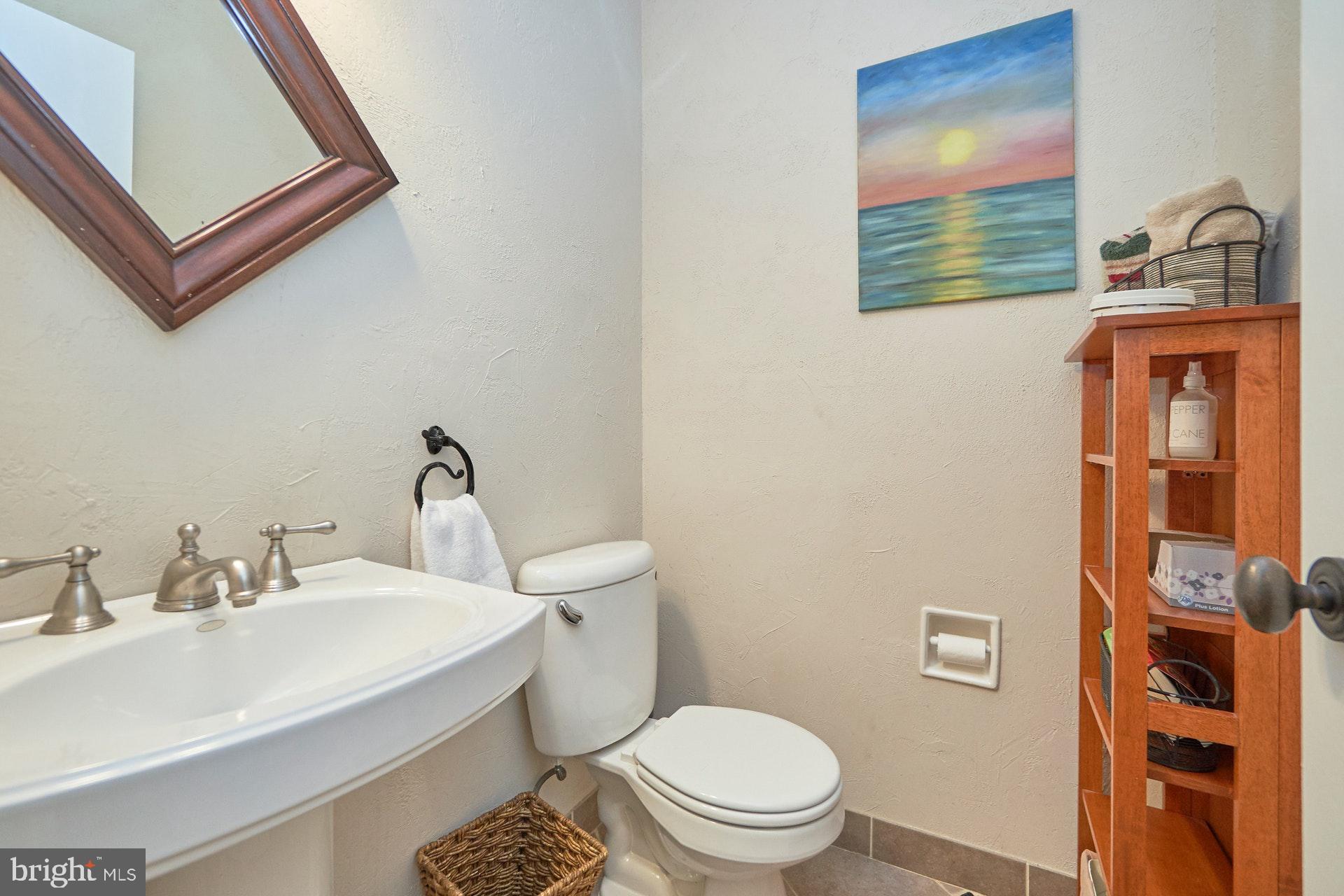 1509 Inlet Court Reston, VA 20190 - Photo 13 of 29 Powder room