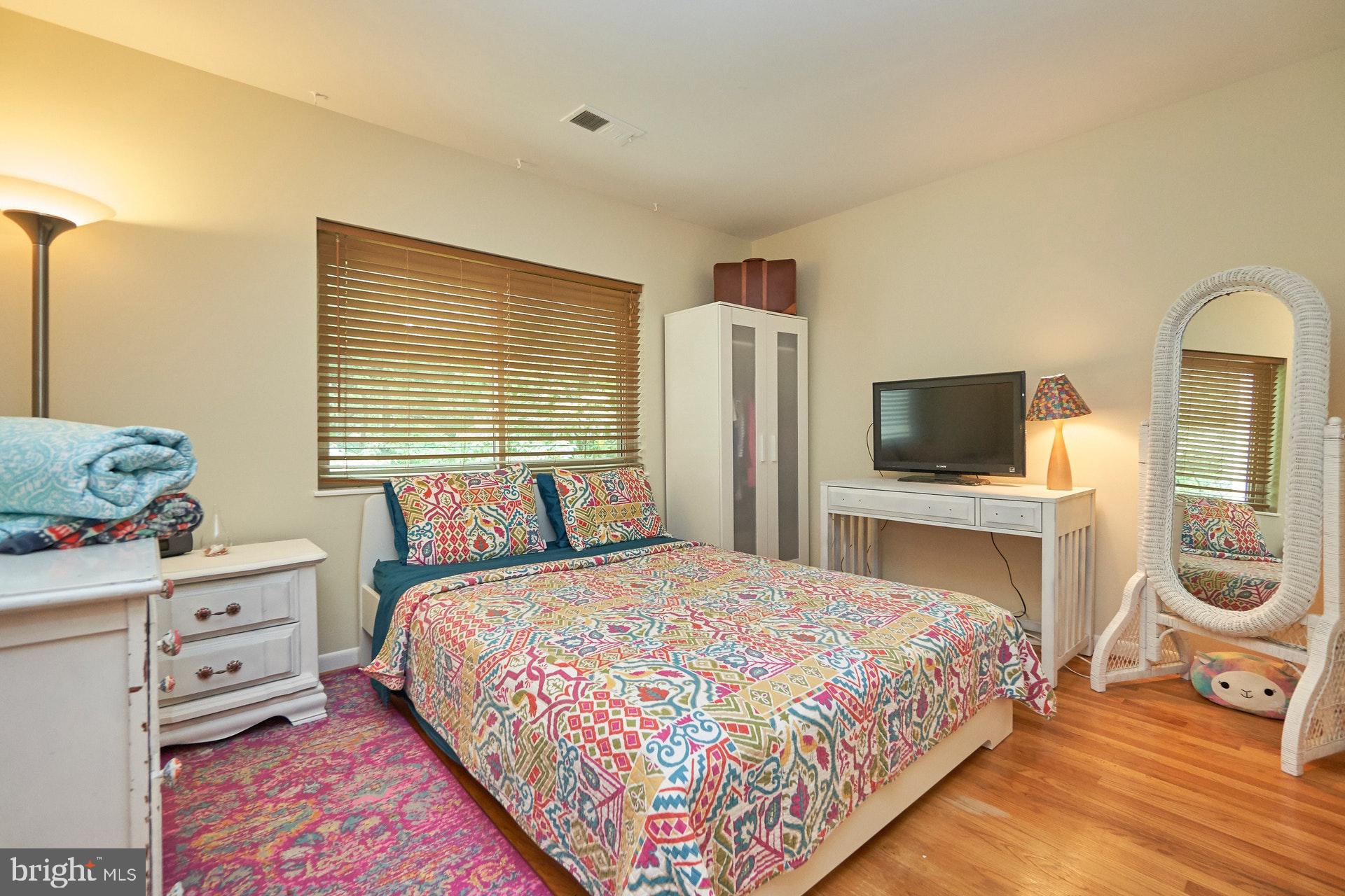 1509 Inlet Court Reston, VA 20190 - Photo 17 of 29 Bedroom 2