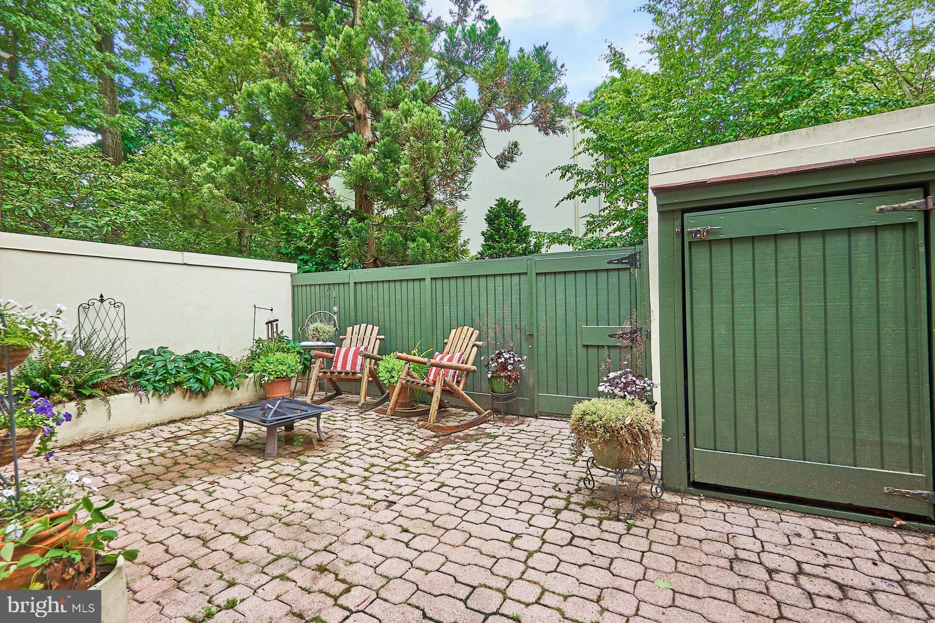1509 Inlet Court Reston, VA 20190 - Photo 27 of 29 Private front patio