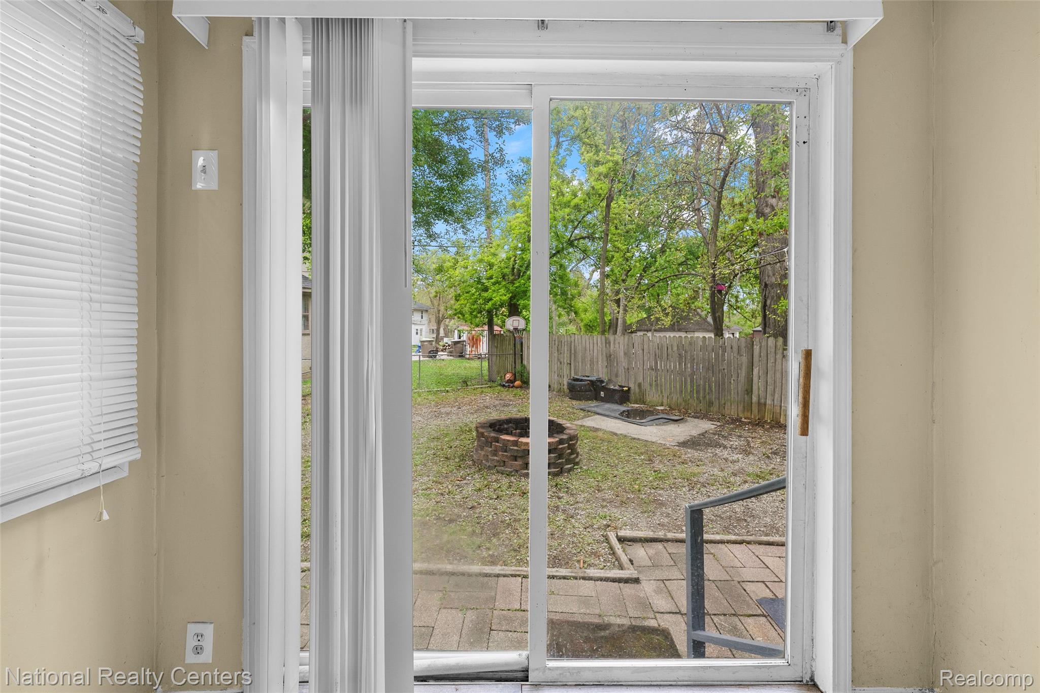 686 Perry Street Pontiac, MI 48342 - Photo 13 of 26 View of doorway to outside