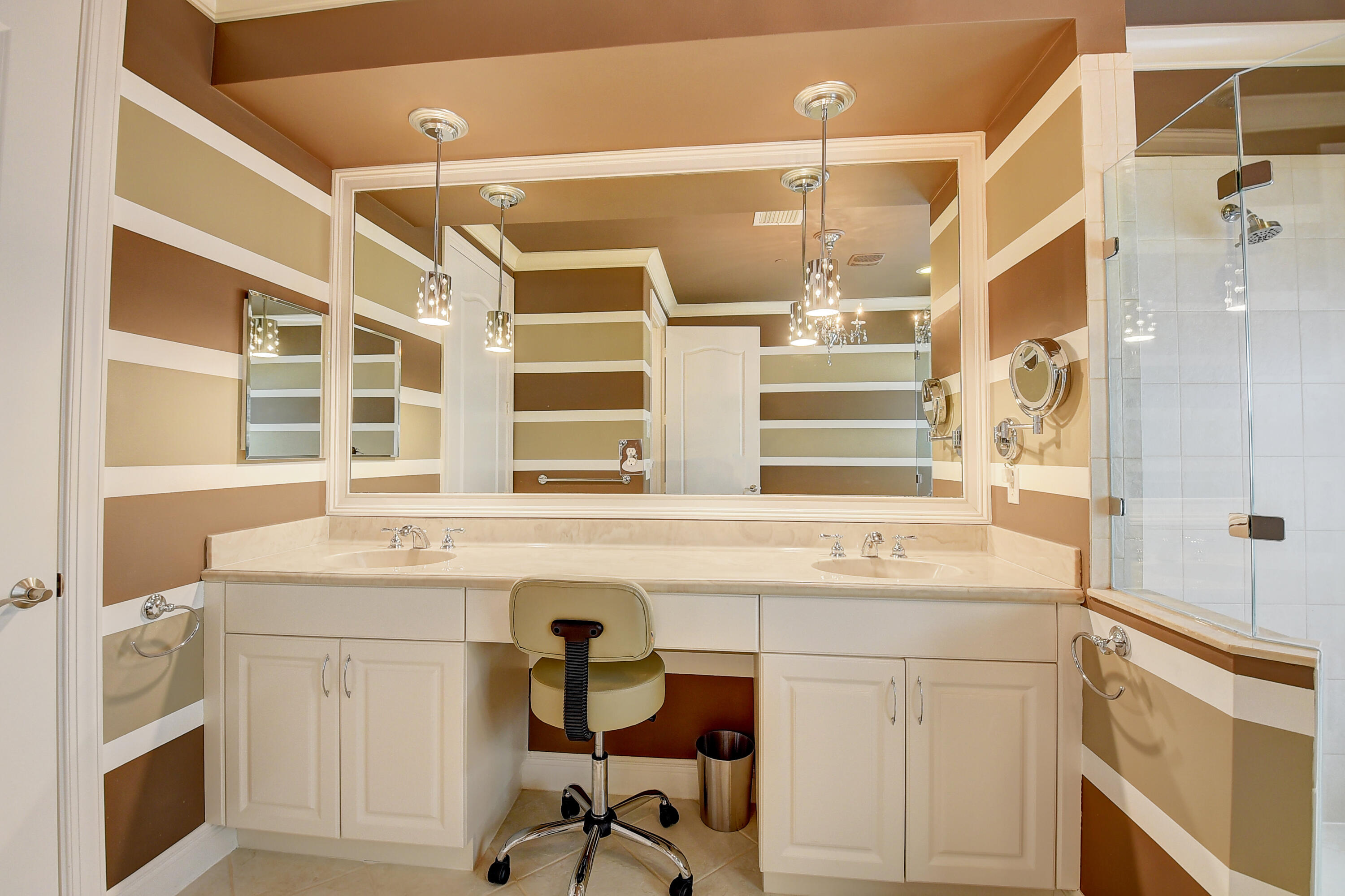 5645 Northeast Trieste Way Boca Raton, FL 33487 - Photo 21 of 36 Primary bed bath