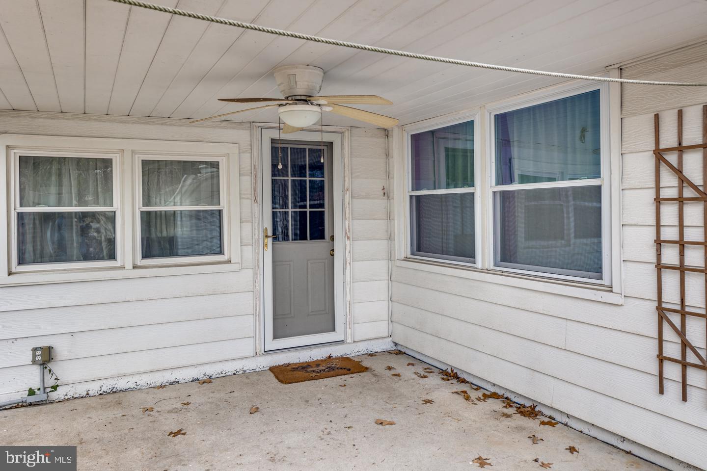 801 South Chester Avenue Riverside, NJ 08075 - Photo 34 of 38 Covered Patio