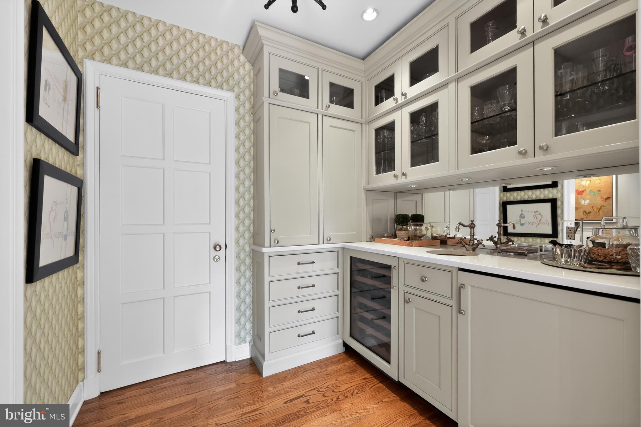 56 Tunbridge Road Haverford, PA 19041 - Photo 19 of 60 Butlers Pantry/Bar Between Gallery & Dining Rm