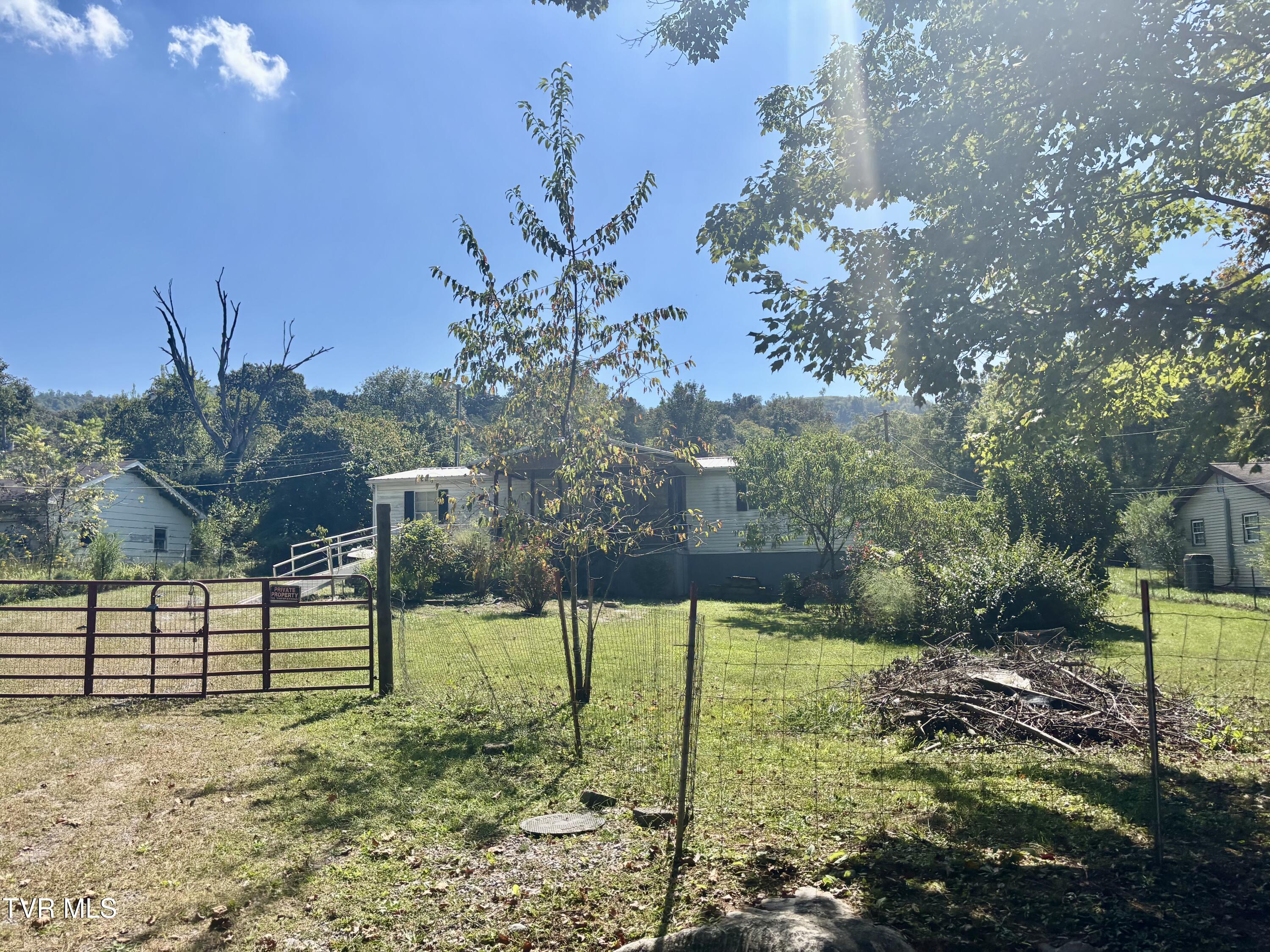 6201 Old Woodway Road Pennington Gap, VA 24277 - Photo 20 of 21 IMG_3774