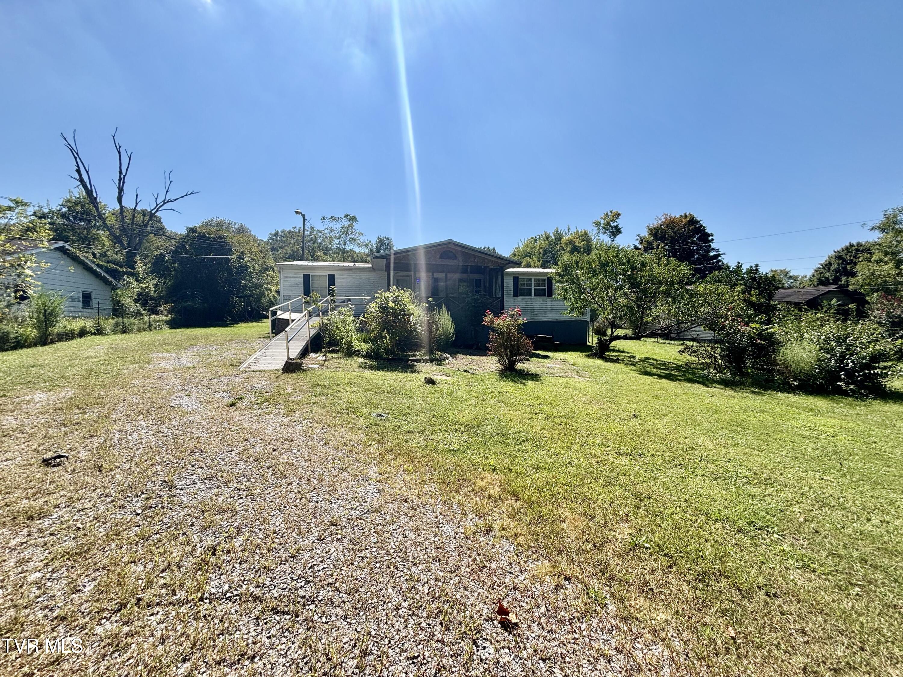 6201 Old Woodway Road Pennington Gap, VA 24277 - Photo 2 of 21 IMG_3752