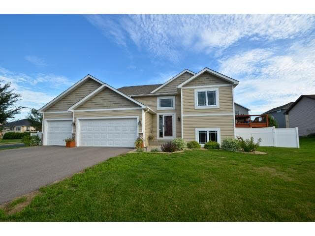 610 Hackney Avenue Shakopee, MN 55379 - Photo 1 of 18