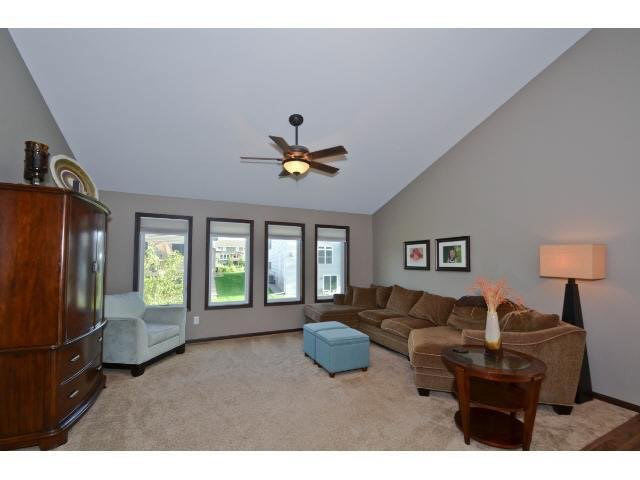 610 Hackney Avenue Shakopee, MN 55379 - Photo 3 of 18