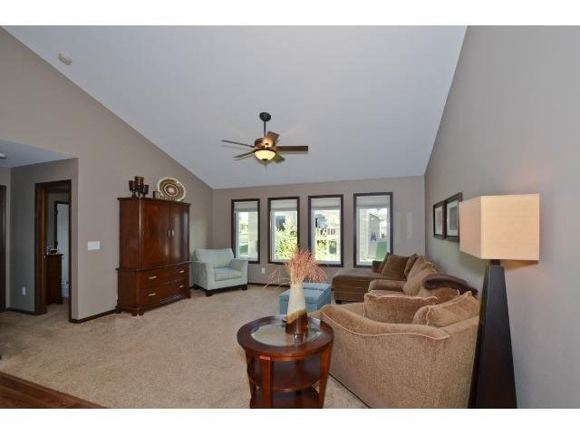 610 Hackney Avenue Shakopee, MN 55379 - Photo 4 of 18