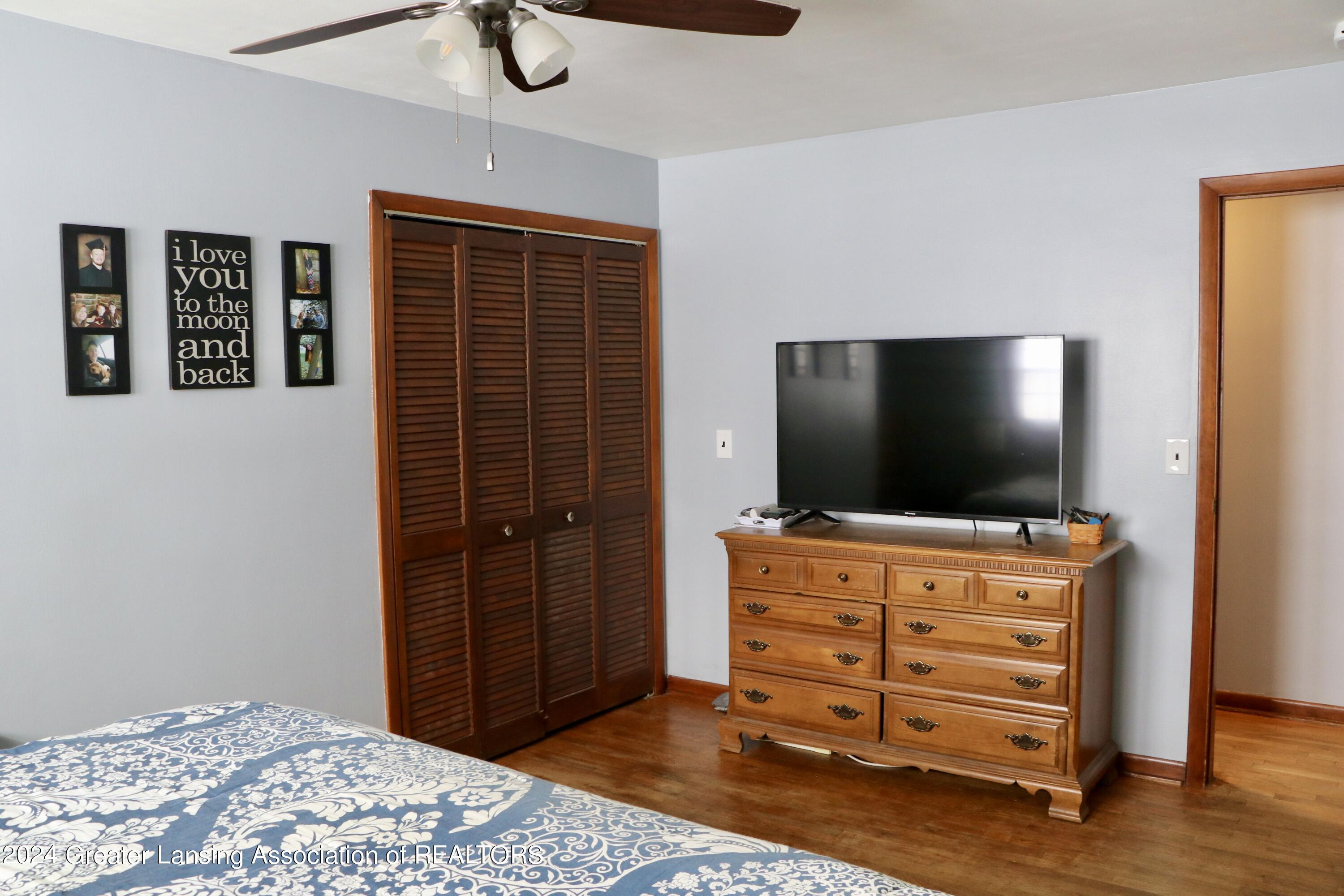 7851 West Henderson Road Elsie, MI 48831 - Photo 12 of 28 Bedroom