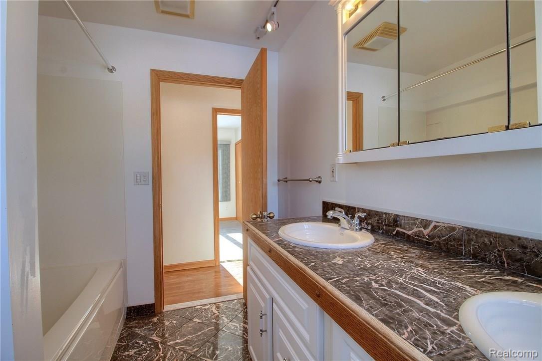 3139 Gilmour Road Leonard, MI 48367 - Photo 16 of 38 Full Bath