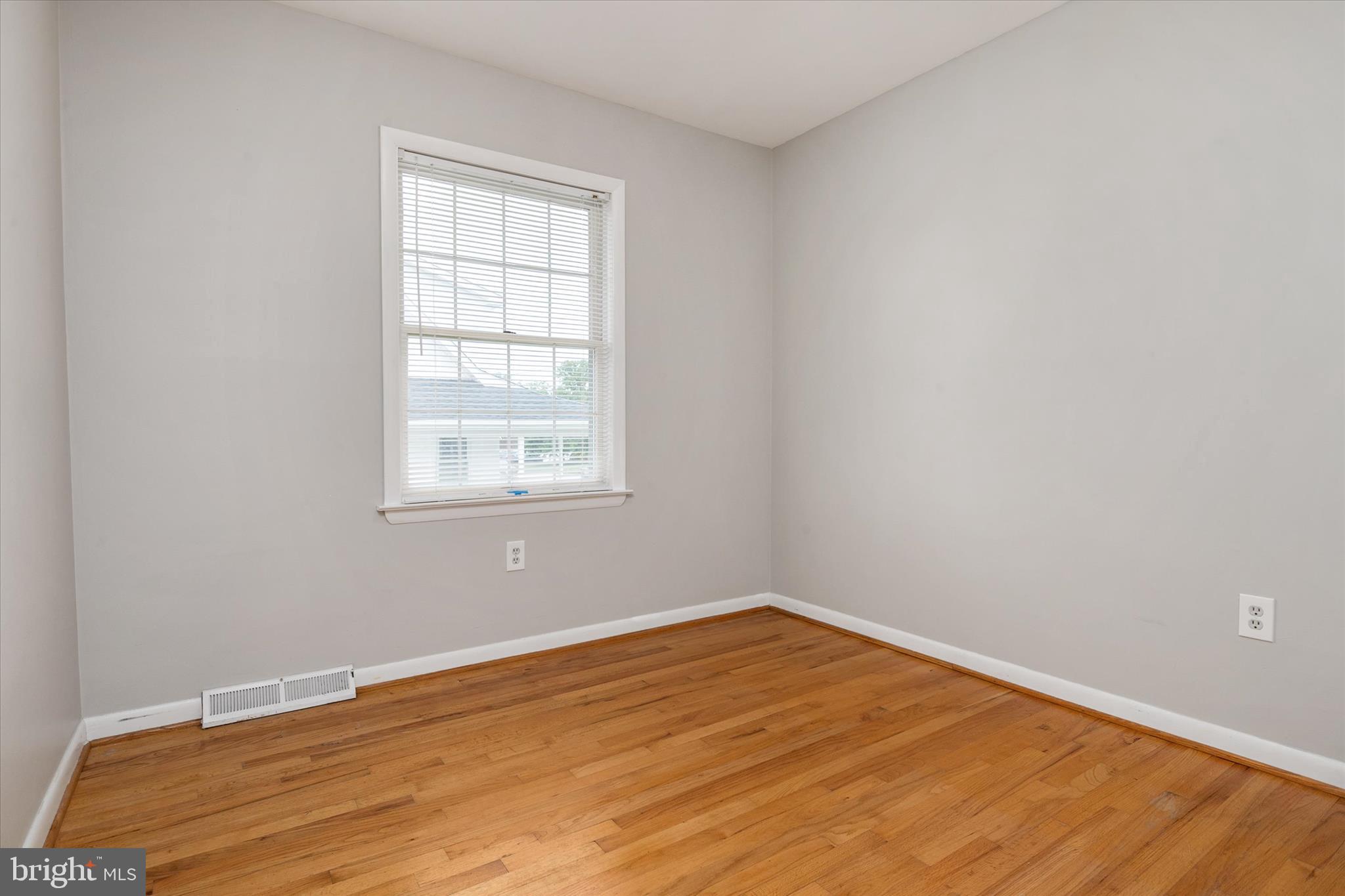 169 Roland Road Pasadena, MD 21122 - Photo 22 of 35