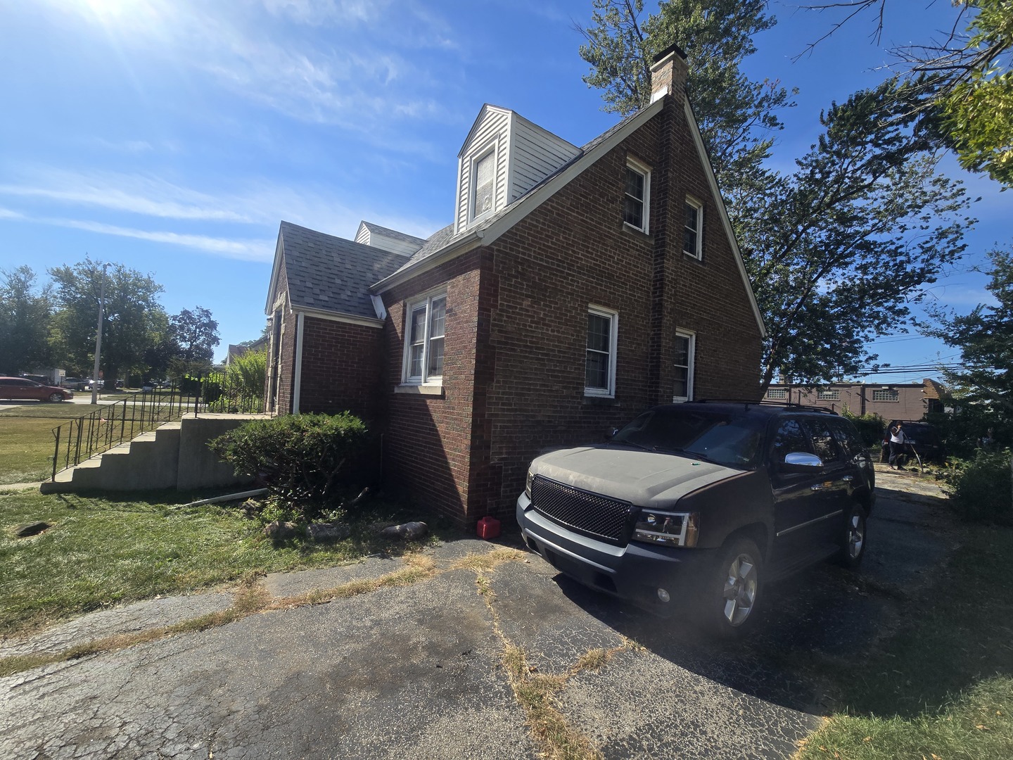 566 Hirsch Avenue Calumet City, IL 60409 - Photo 26 of 29 a front view of a house with a yard