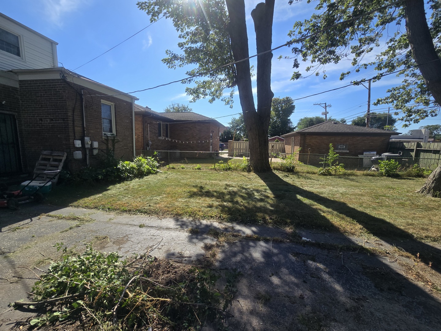 566 Hirsch Avenue Calumet City, IL 60409 - Photo 29 of 29 a view of a back yard of the house
