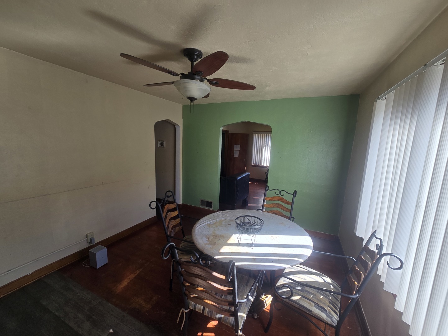 566 Hirsch Avenue Calumet City, IL 60409 - Photo 10 of 29 a dining room with furniture and wooden floor