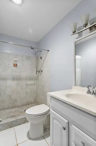 $398,000 | 6399 Bay Club Drive, Unit 1, Fort Lauderdale, FL 33308