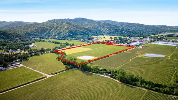 $995,000 | 3525 Taylor Drive, Ukiah, CA 95482