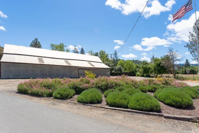 $995,000 | 3525 Taylor Drive, Ukiah, CA 95482