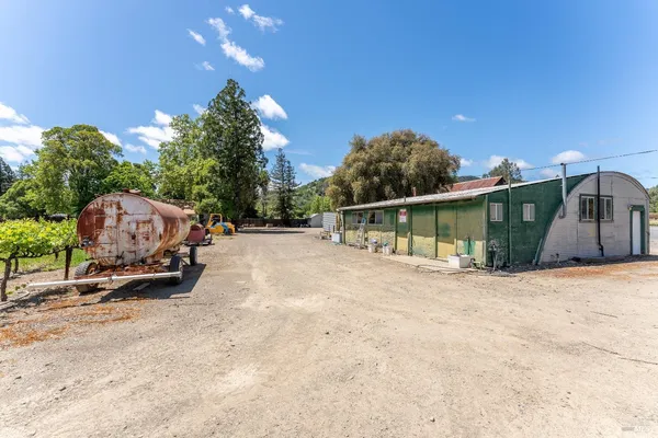 $995,000 | 3525 Taylor Drive, Ukiah, CA 95482