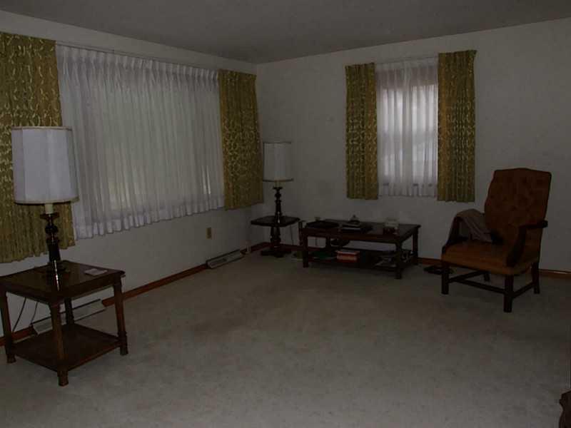 139 Stickle Road Beaver Falls, PA 15010 - Photo 8 of 19 Living Room.