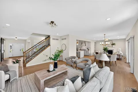 $1,199,900 | 978 Silver Buck Lane, Chesterfield, MO 63005