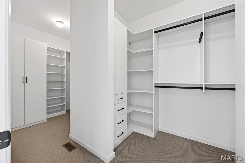 978 Silver Buck Lane Chesterfield, MO 63005 - Photo 34 of 52