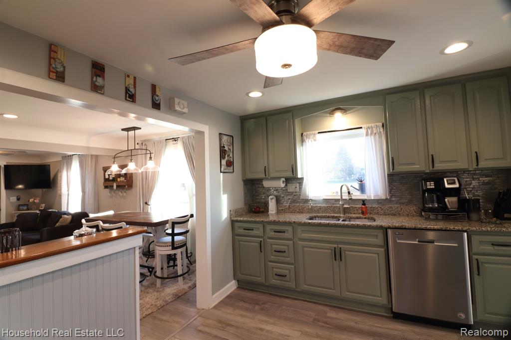 2794 Frankson Avenue Rochester Hills, MI 48307 - Photo 9 of 25