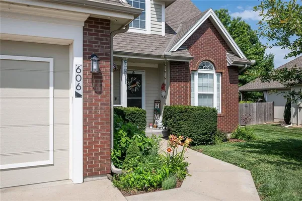 $429,900 | 606 Briar Lane, Kearney, MO 64060