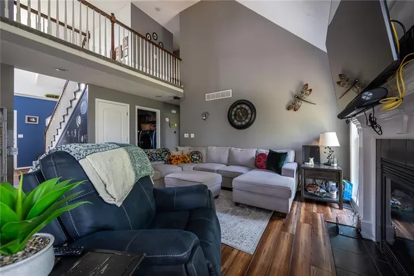 $429,900 | 606 Briar Lane, Kearney, MO 64060