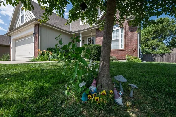 $429,900 | 606 Briar Lane, Kearney, MO 64060