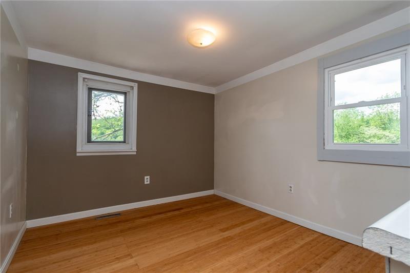 350 Blackswoods Road Freedom, PA 15042 - Photo 21 of 25 Apartment Livingroom
