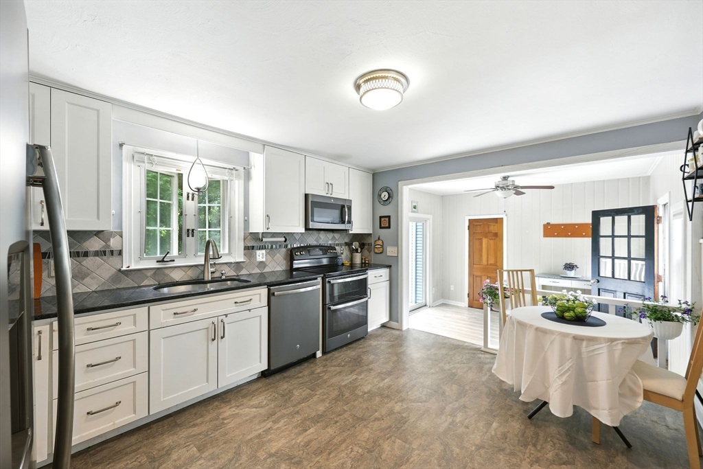 59 Searle Road South Hadley, MA 01075 - Photo 3 of 36 Gallery Image 3