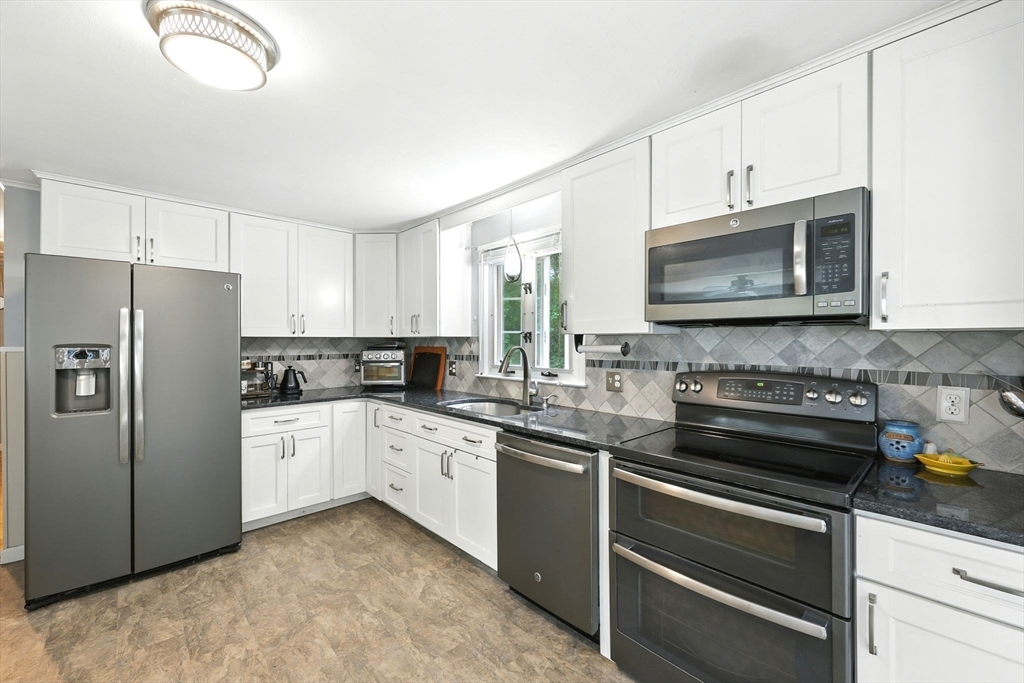 59 Searle Road South Hadley, MA 01075 - Photo 5 of 36 Gallery Image 5