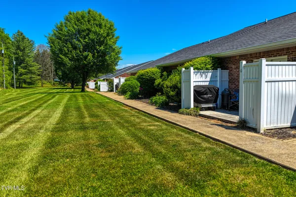 $229,000 | 1321 West Main Street, Unit 6, Rogersville, TN 37857