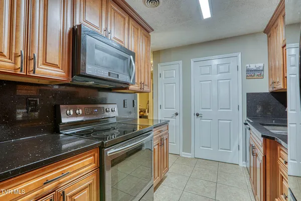 $229,000 | 1321 West Main Street, Unit 6, Rogersville, TN 37857