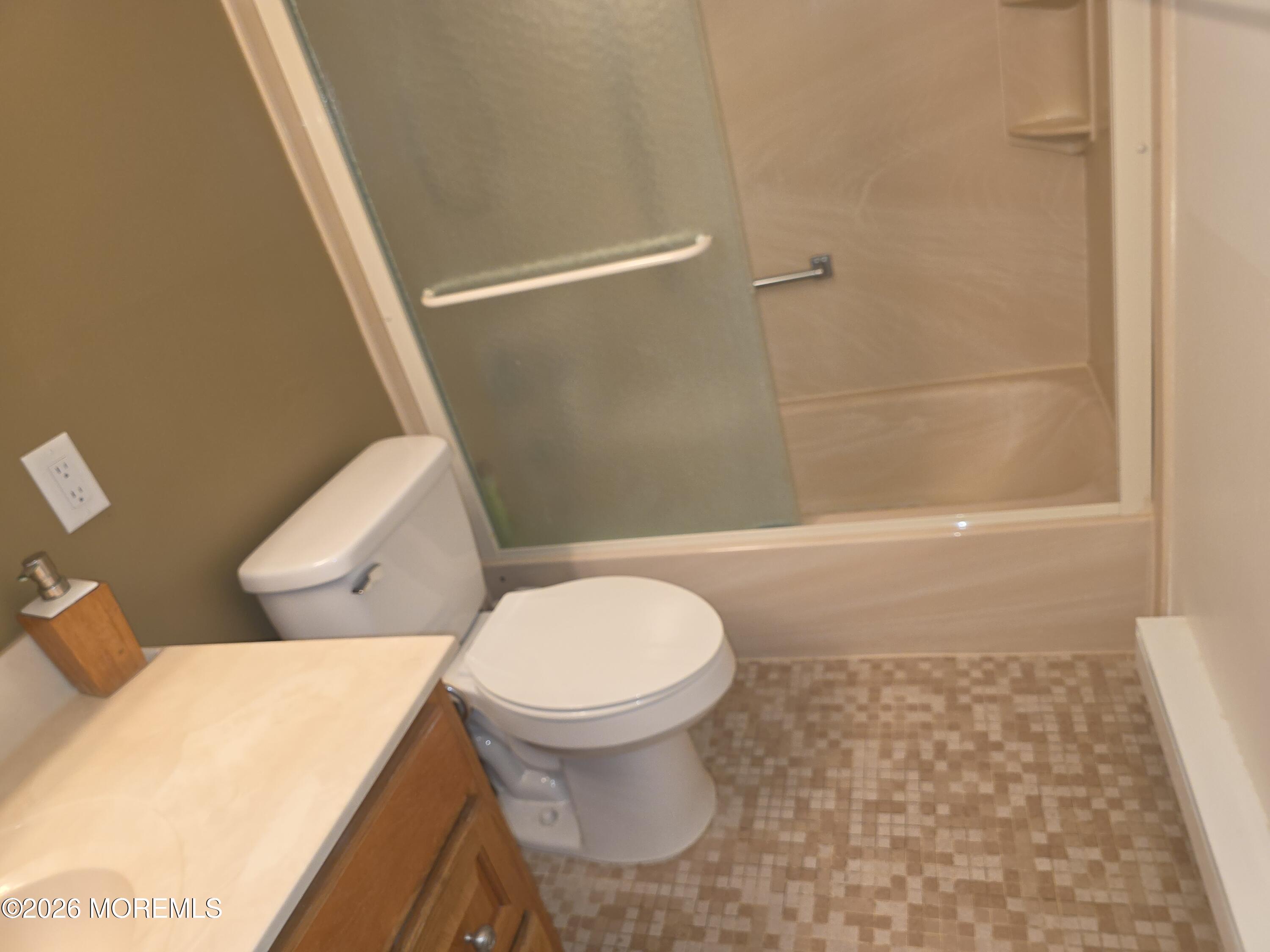 210 Laurel Place Clementon, NJ 08021 - Photo 8 of 9 20260608_171115