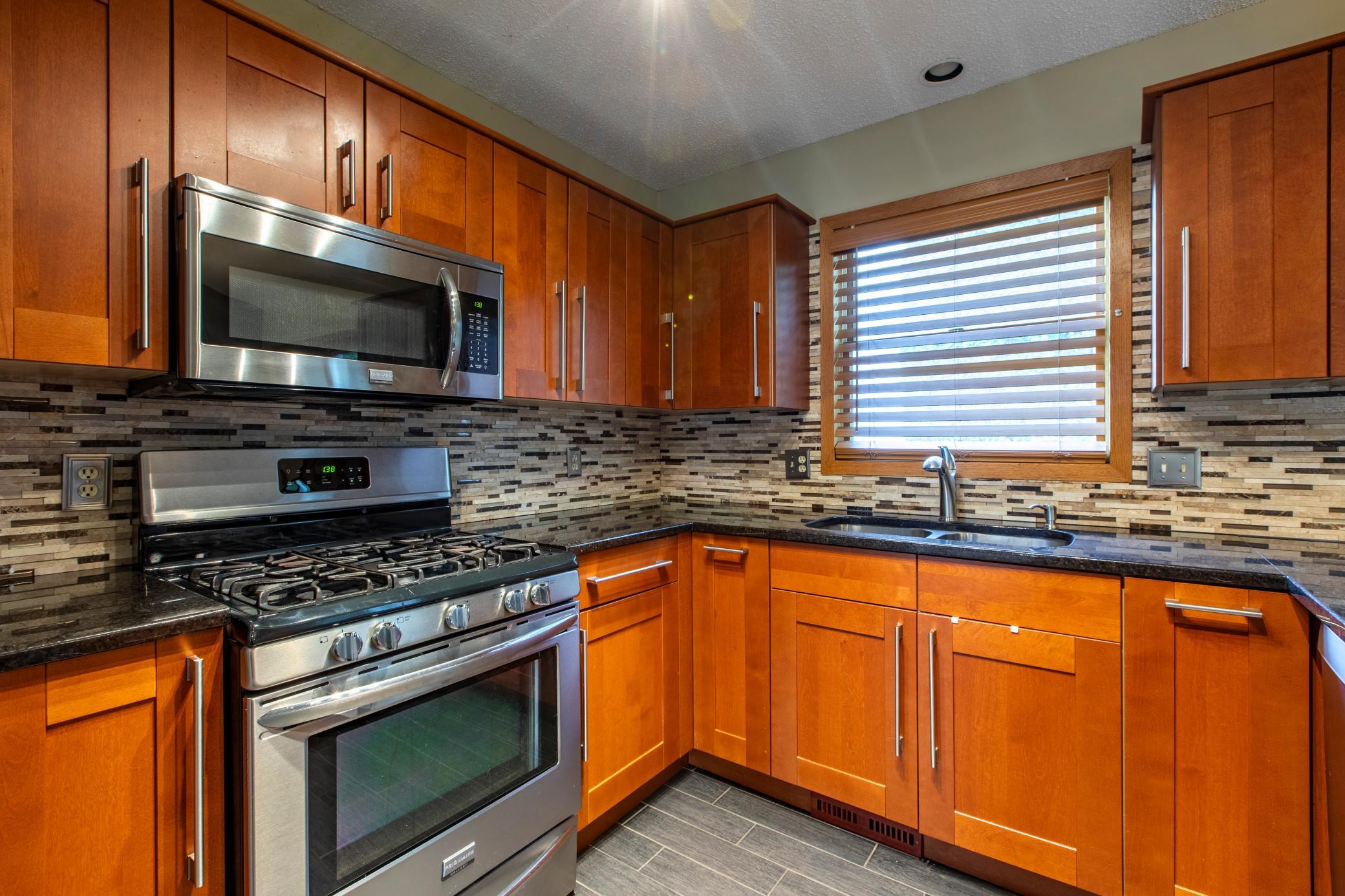 4032 Alberta Drive Northeast Rochester, MN 55906 - Photo 11 of 35