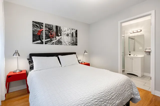 $2,750 | 2440 West 24th Place, Unit 1F, Chicago, IL 60608