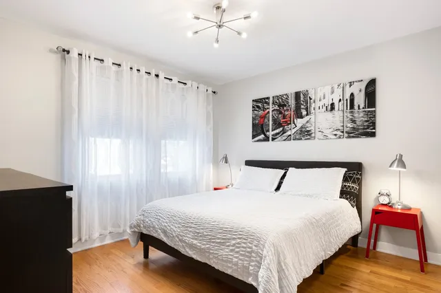 $2,750 | 2440 West 24th Place, Unit 1F, Chicago, IL 60608