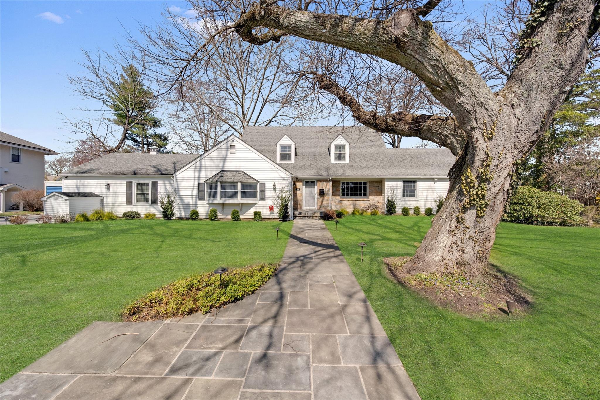 36 Wynmor Road Scarsdale, NY 10583 - Photo 1 of 1 Gallery Image 1