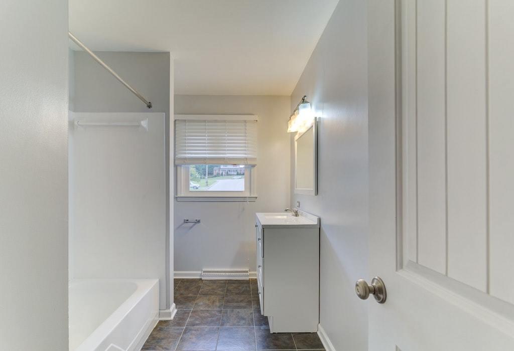 6031 Green Ridge Road Roanoke, VA 24019 - Photo 14 of 27 wide_14-6031 Greenridge Rd Roanoke Va-5-