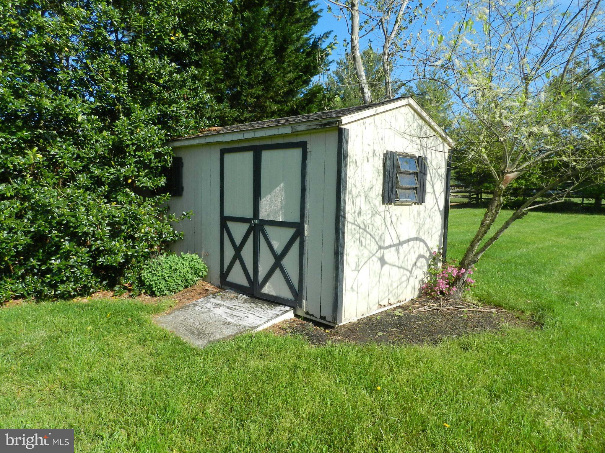 16909 Hoskinson Road Poolesville, MD 20837 - Photo 30 of 30 Exterior (Rear)